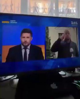 Az ukrán tévé túl korán kapcsolta az egyik tudósítóját, aki háztartási gépnek é...