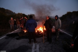 „Ezt nem engedjük meg”. Krétán tüntetések robbantak ki az illegális bevándorlók ...