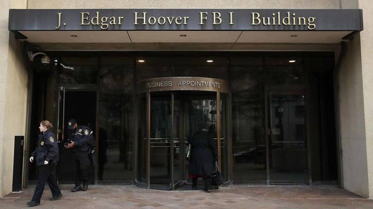 A Trump DOJ több ezer FBI-ügynök listáját követeli, mások, akik január 6-án dol...