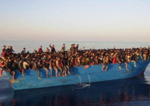 Az EU elfogadta a migrációs paktumotBevezeti az "illegális bevándorlók kötelező...