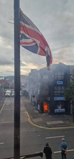 A Nagy-Britanniában kitört zavargások átterjedtek Észak-Írországra, ahol jelenle...