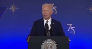 Biden - még a súgógépet is olvasva - összekeverte Ukrajnát az Uránusszal: [Putyi...