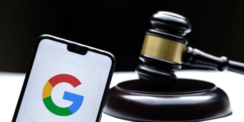 Az orosz bíróság 49 millió dollárra bírságolta a Google-t hamis információk terj...