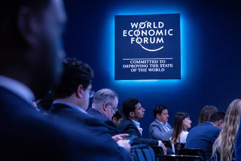 Viszlát Davos? A WEF riválisa, a Semafor hatalmas üzleti konferenciát tervez Was...