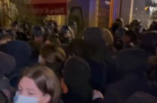 Növekszik a feszültség Franciaországban: tüntetések a migránsok megszállása mia...