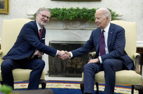 Biden köszönetet mondott "a csehszlovák népnek" az Ukrajnának nyújtott támogatás...
