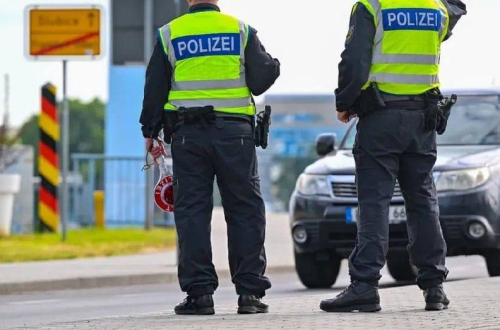 A német szászországi régió azt kéri a szövetségi hatóságoktól, hogy vezessenek b...
