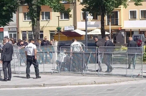 A szlovák miniszterelnök megsérült a lövöldözésben Robert Fico szlovák miniszte...