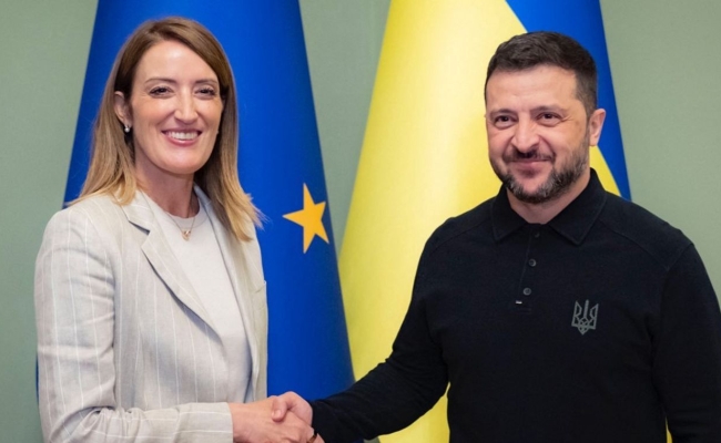 f03ebb2acd9c4027b1d326ad0bf503e2