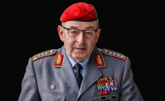 nato_elnok